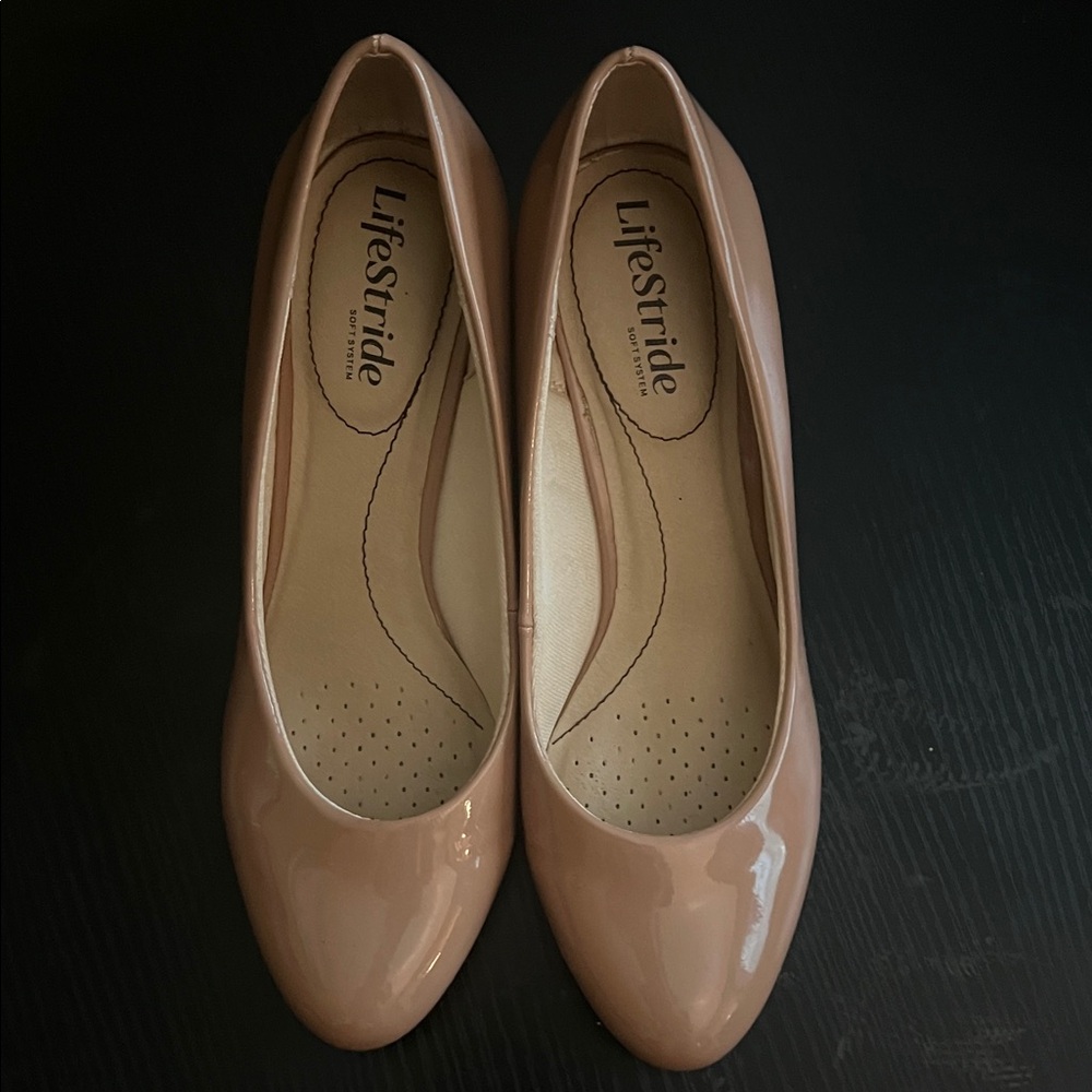 Life Stride Women's Nude Heels